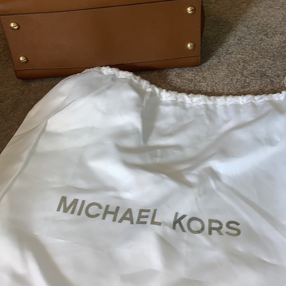 Michael Kors Large Hamilton Tote - Picture 8 of 8